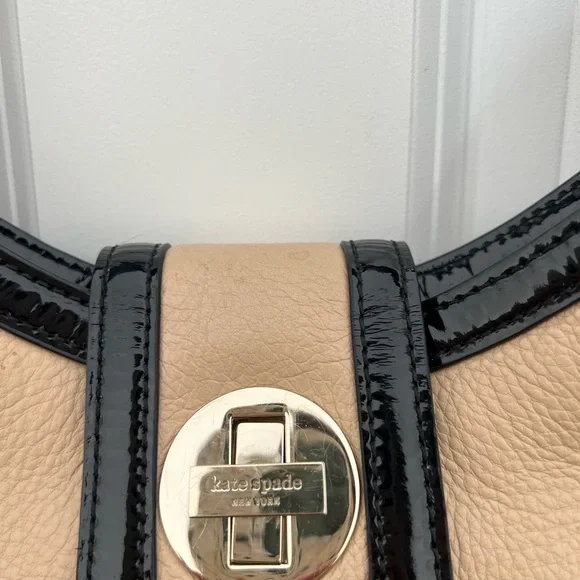 Beige and patent black Kate Spade - Picture 4 of 4